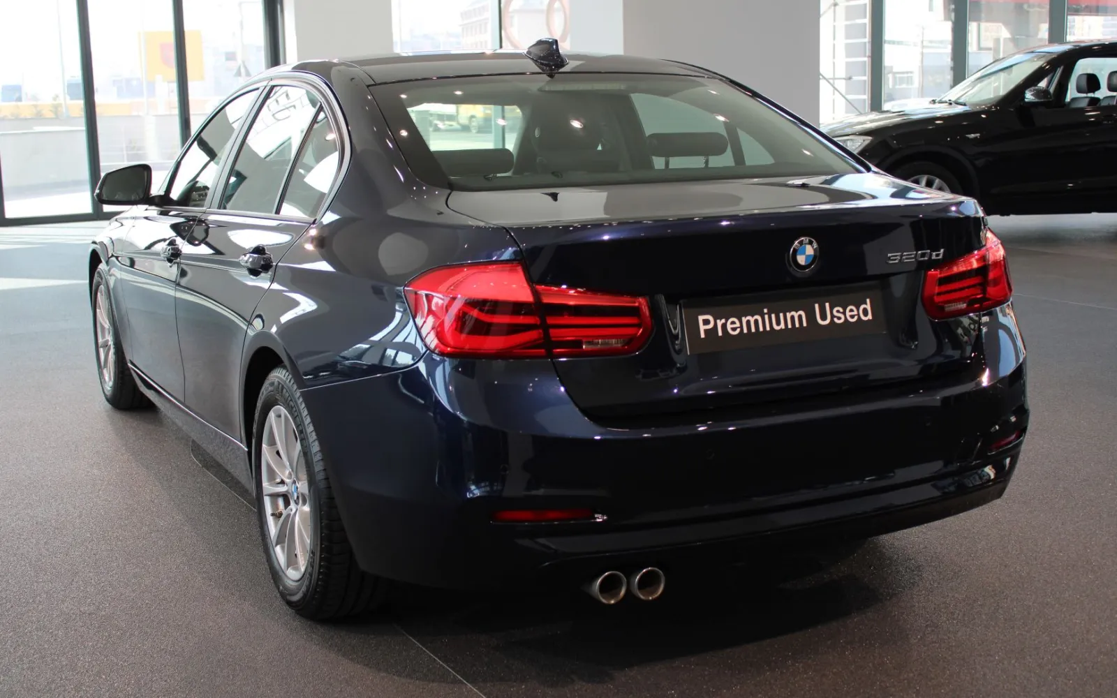 BMW 320d, 2 од 4