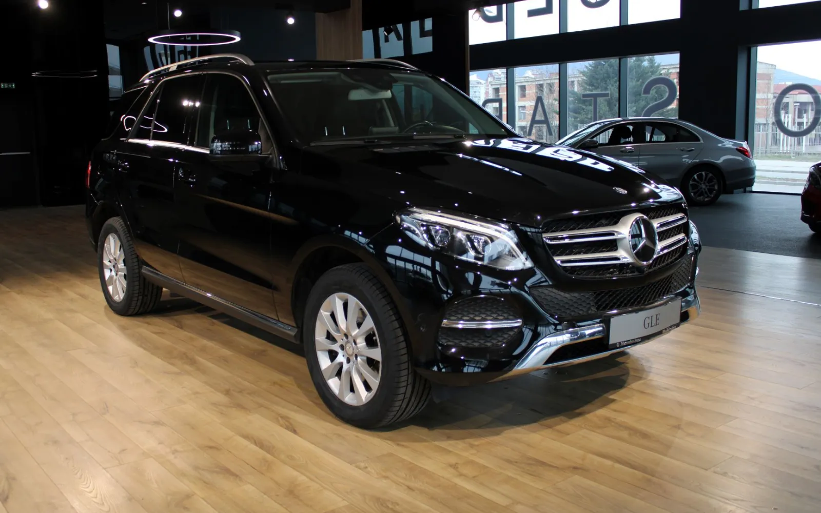 GLE 350d 4Matic, 1 од 4