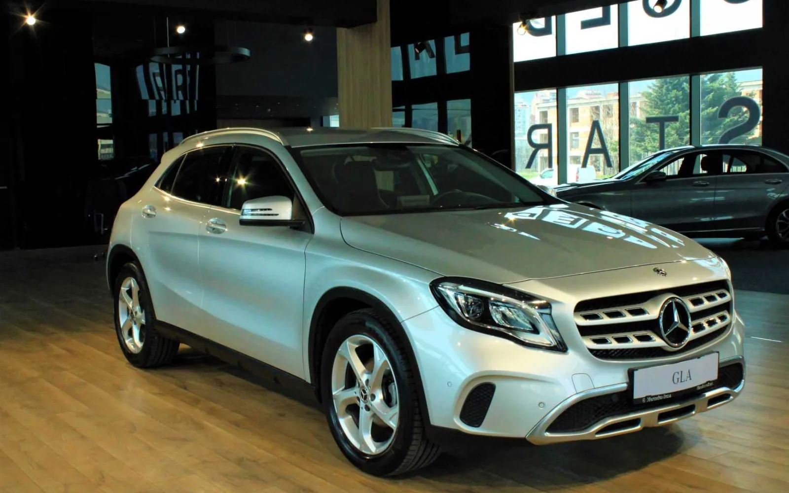 GLA 180, 1 од 4