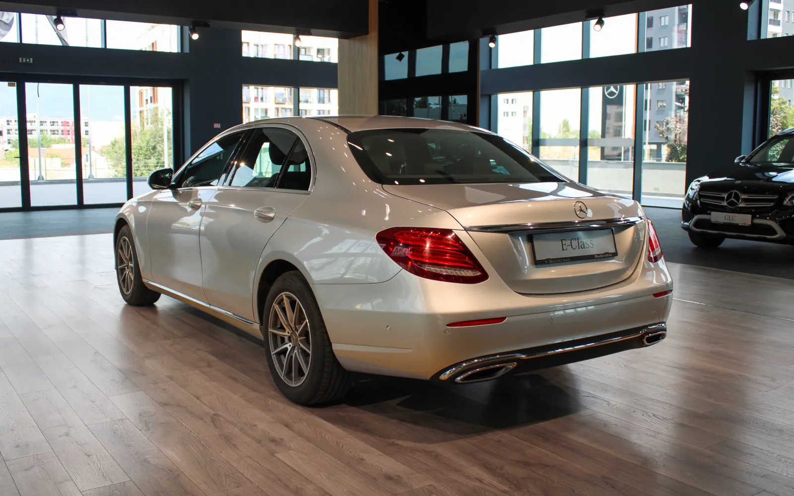E 220 D, 2 од 4