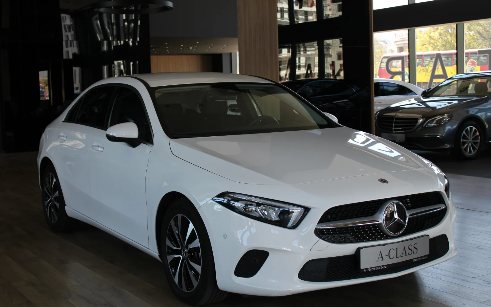 A 180 D, 1 од 4