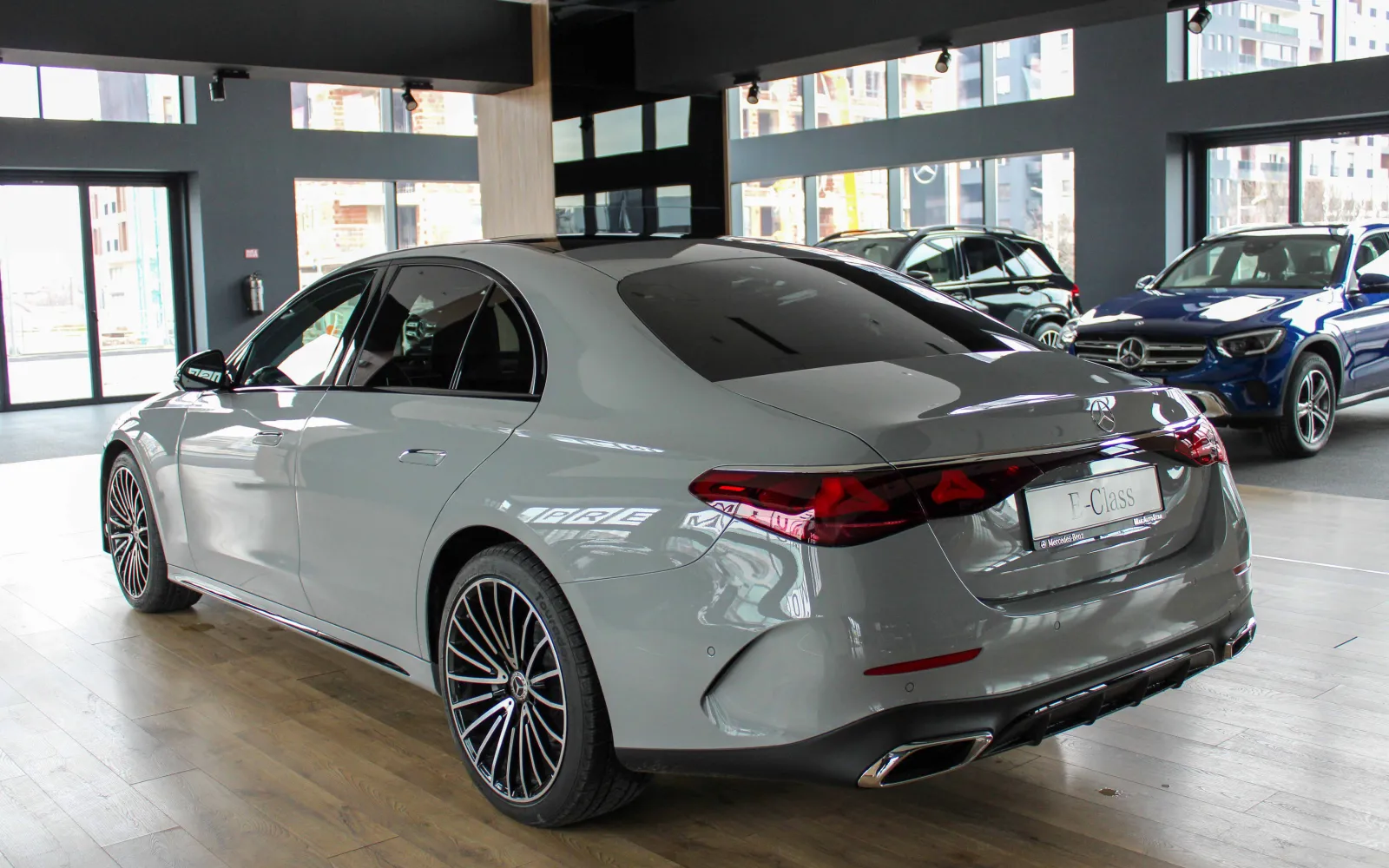 E 220 D 4Matic, 2 од 4