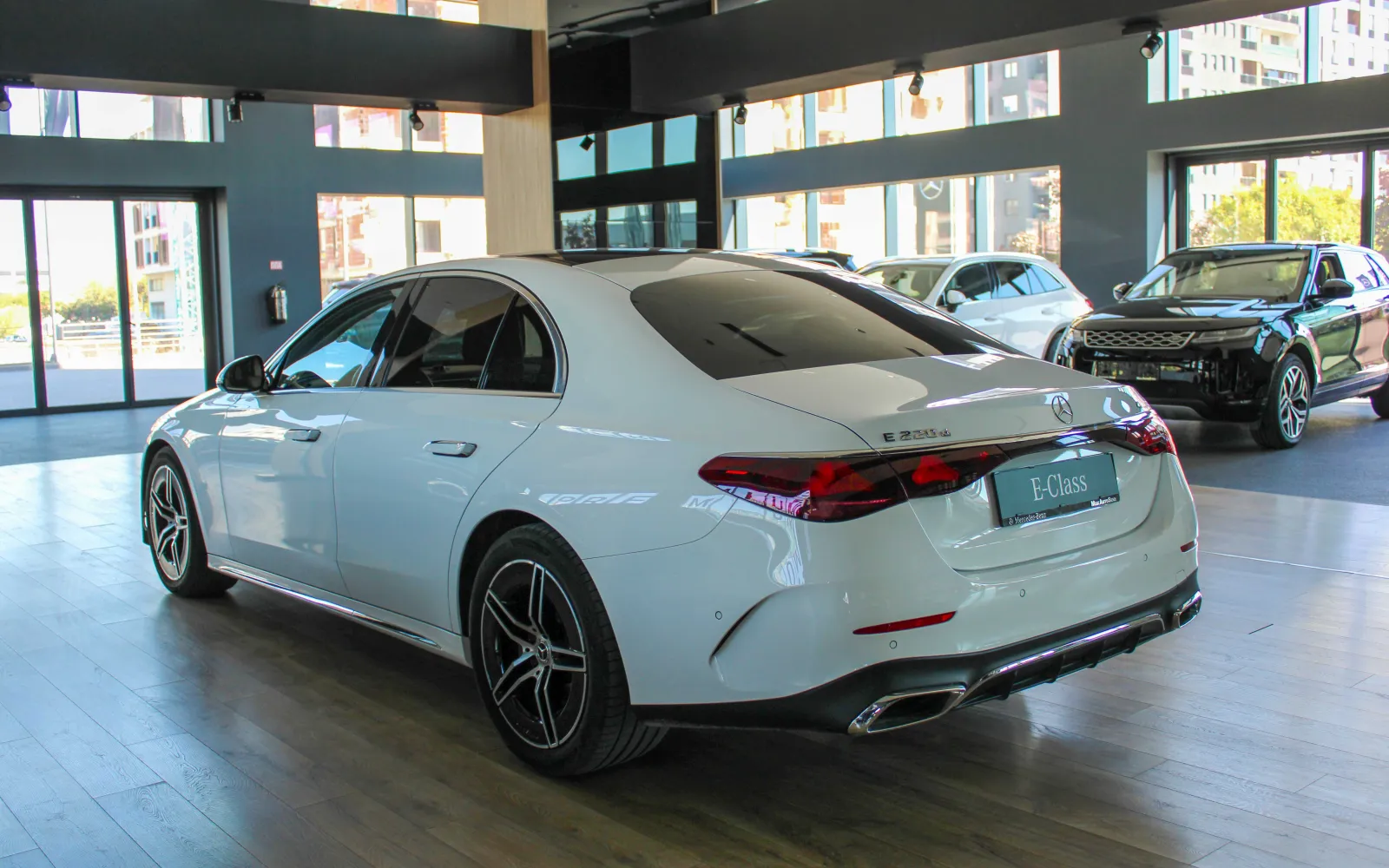 E 220 D 4Matic, 2 од 4